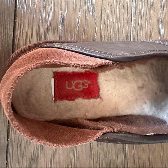 UGG Cooke Grizzly Men's Size 9 Brown Slip On Leather Slippers Missing Size Tags - Picture 3 of 9